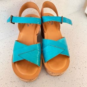 Kork Ease Ava Platform Wedge Size 8 Turquoise Patent